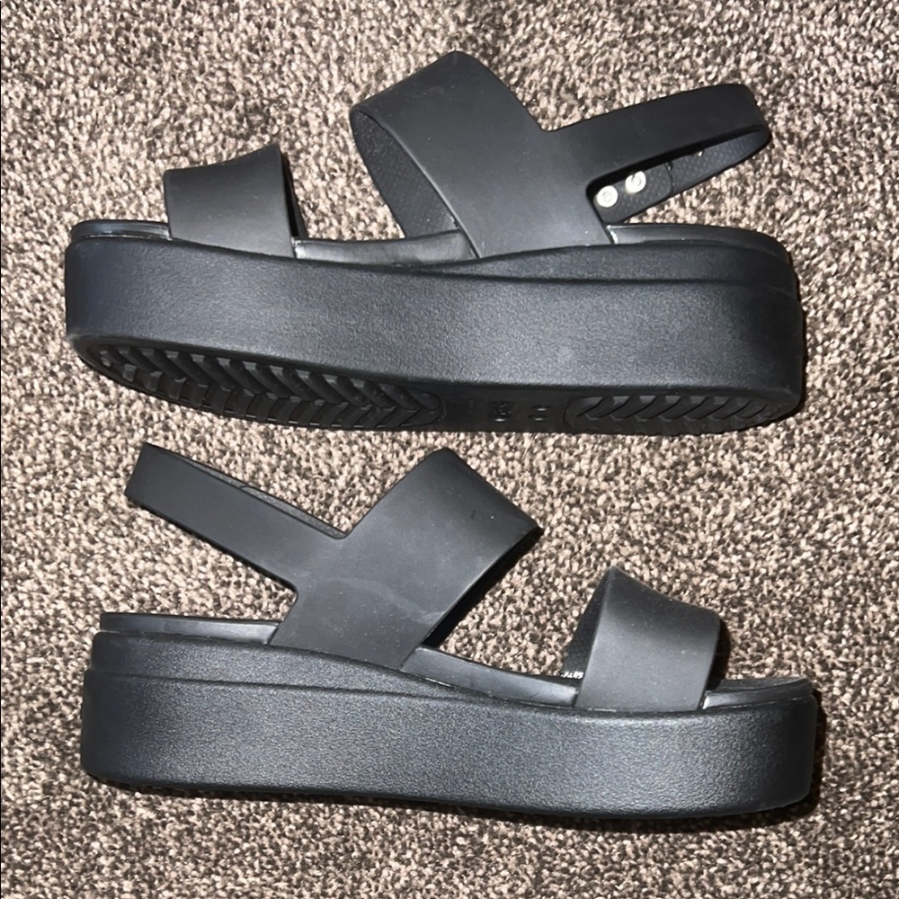 Crocs Brooklyn Low Wedge